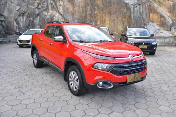 FIAT TORO 1.8 16V EVO FLEX FREEDOM AT6 FIAT TORO 1.8 16V EVO FLEX FREEDOM AT6